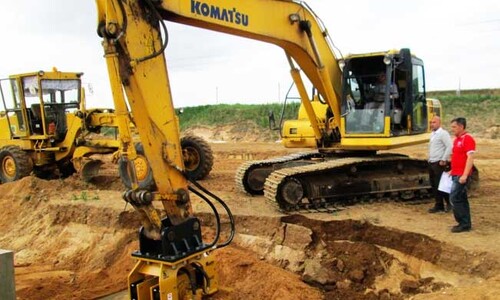 Аренда гусеничного экскаватора Komatsu PC180LC-7 с трамбовкой